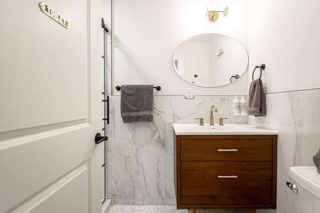 Steps To Bathhouses, Historic Studio, King Bed, Room # 101 ホット・スプリングス エクステリア 写真